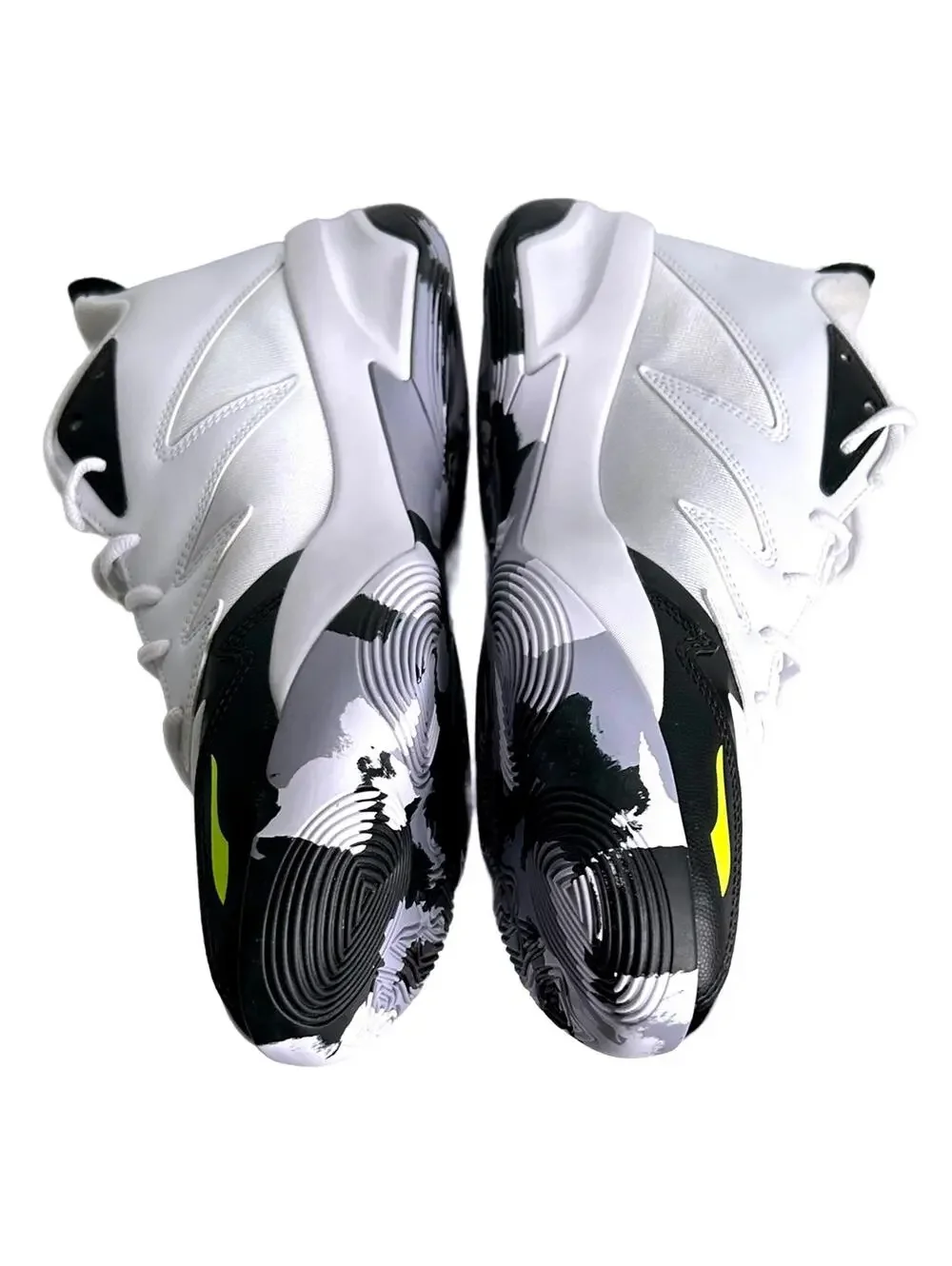 PUMA Identity of the Genetics Basketball Shoes 